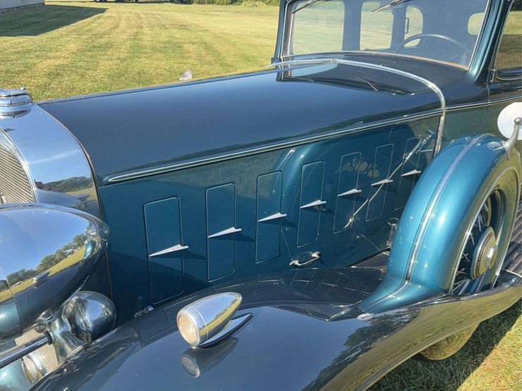 1932-cadillac-v-16-fleetwood-image-18