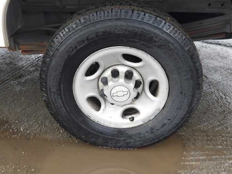 2006-chevrolet-silverado-2500-image-9
