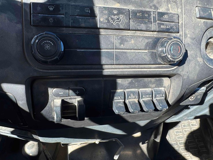 2016-ford-f550-image-24