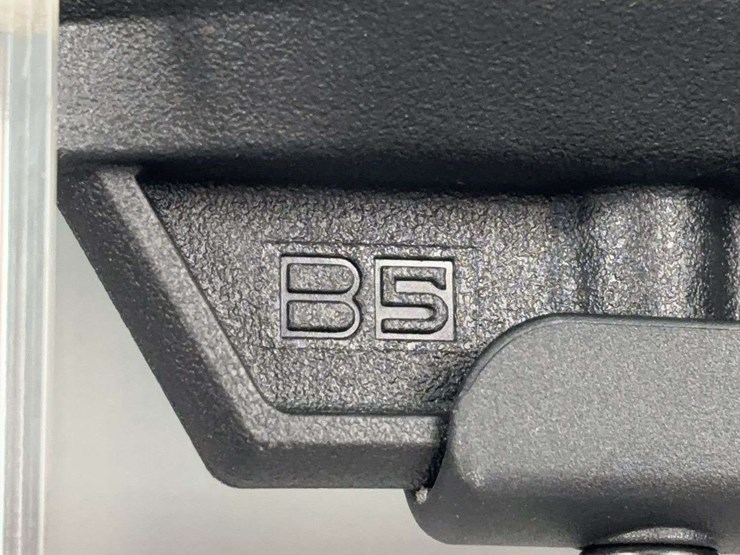 radical-firearms-rf-15-5.56mm-rifle-sn#-25-088585,-adjustable-stock,-manual,-in-original-box-image-7
