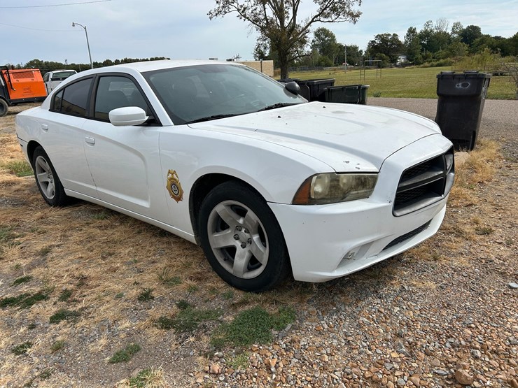 #10580-•-2011-dodge-charger-sedan-2b3cl1cg5bh575262-inv#10580-image-2