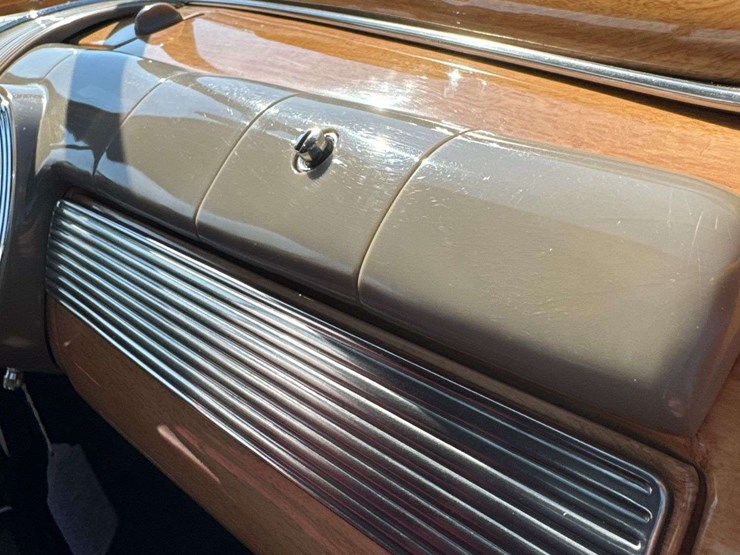1947-ford-super-deluxe-sportsman-image-142