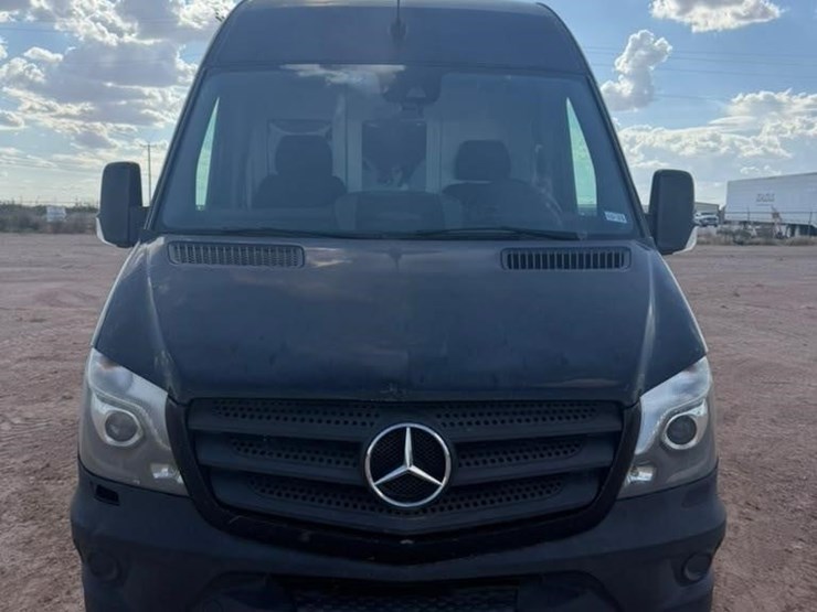 2018-mercedes-benz-sprinter-3500-image-8