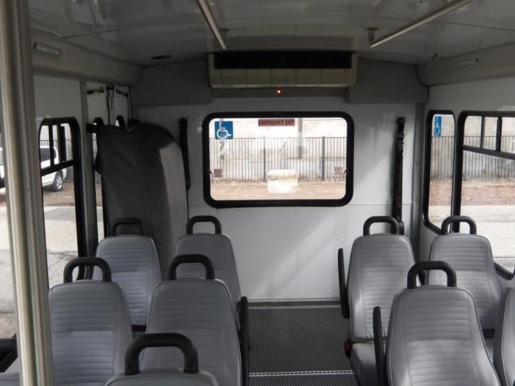 2016-ford-e450-image-25