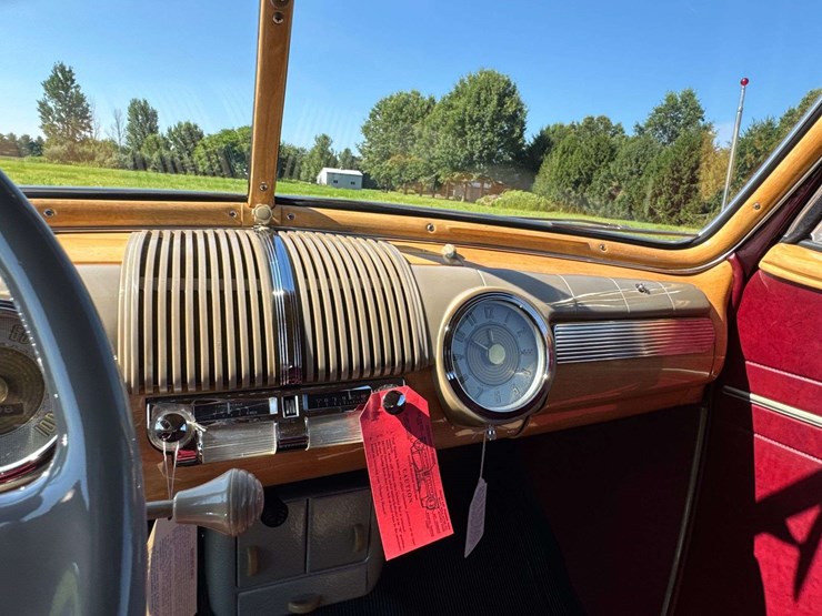1947-ford-super-deluxe-sportsman-image-176