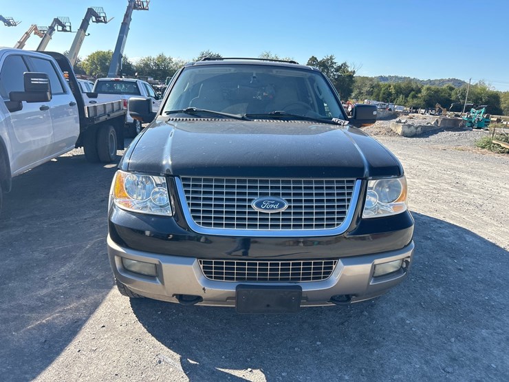 2004-ford-expedition-image-3