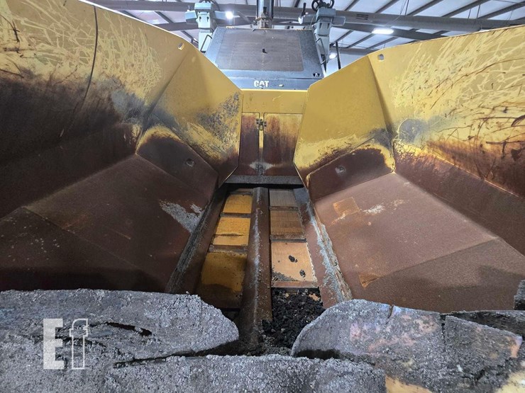 2016-caterpillar-ap-600f-image-20