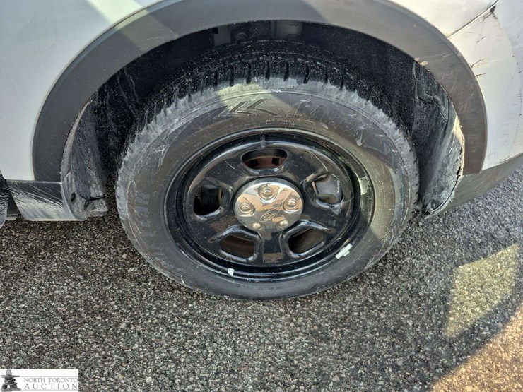2018-ford-explorer-image-28