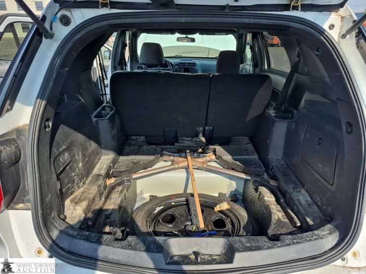 2018-ford-explorer-image-24