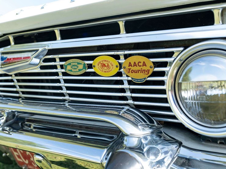 1961-chevrolet-impala-convertible-unrestored-original-image-50