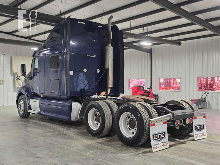 2009-peterbilt-387-image-4