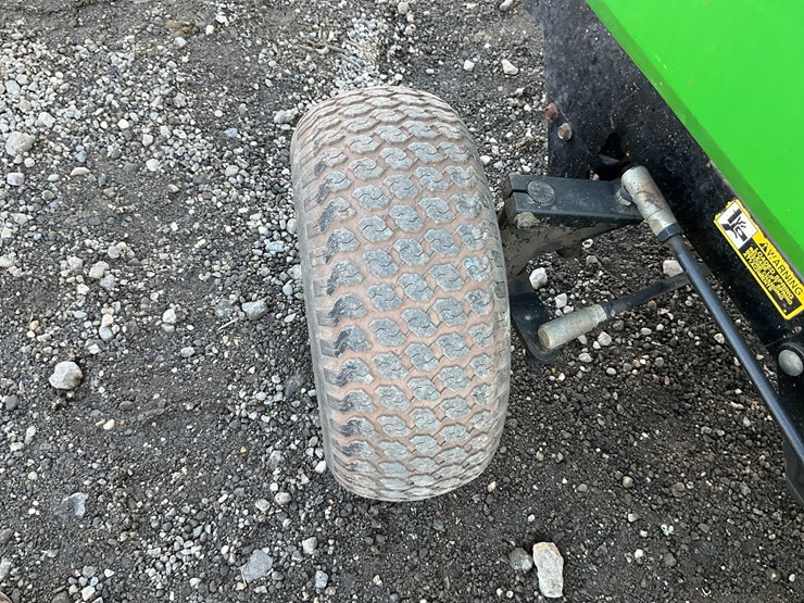 john-deere-240-image-10