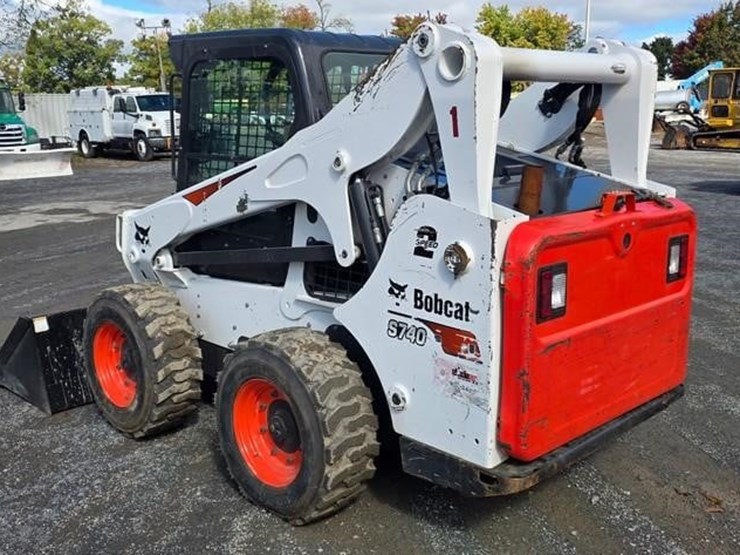 2023-bobcat-s740-image-3