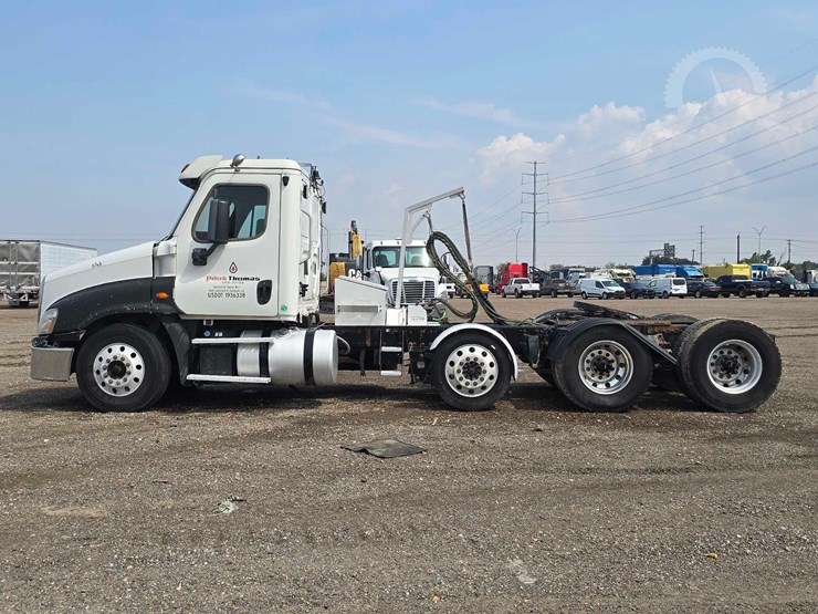 2018-freightliner-cascadia-125-image-5