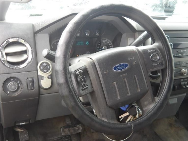 2011-ford-f550-image-18