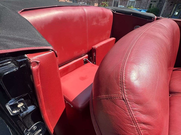 1939-cadillac-series-90-v-16-convertible-coupe-image-44