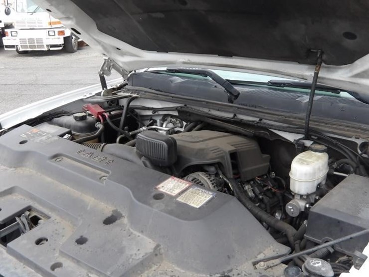 2013-chevrolet-silverado-2500-image-9