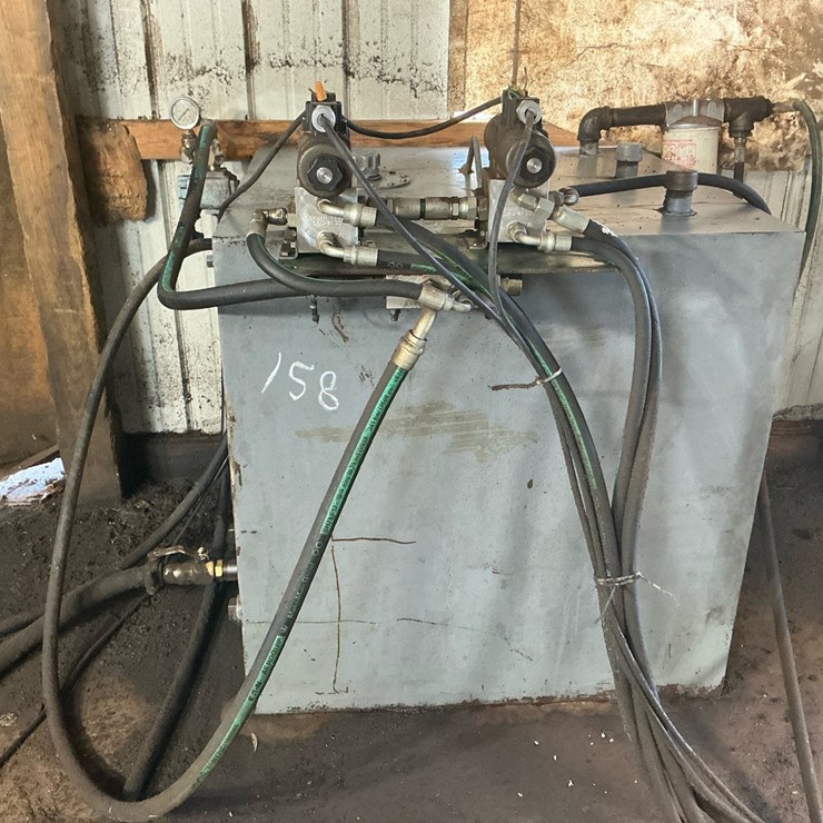 #158 • Custom Hydraulic Pump & Reservoir Assembly