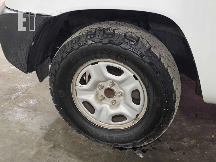 2013-toyota-tacoma-image-15