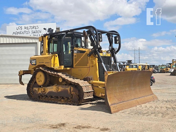 2019-caterpillar-d6t-xl-image-2