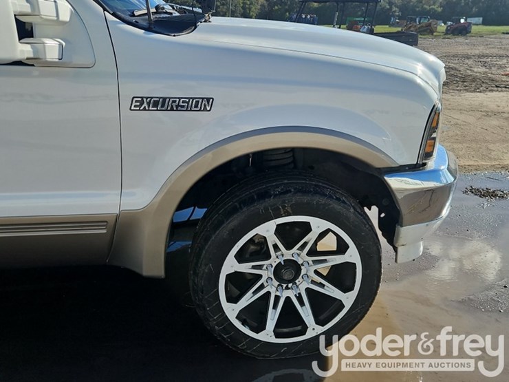 2001-ford-excursion-image-8