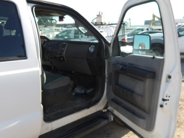 2011-ford-f350-image-13