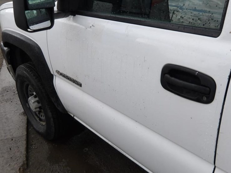 2006-chevrolet-silverado-2500-image-8