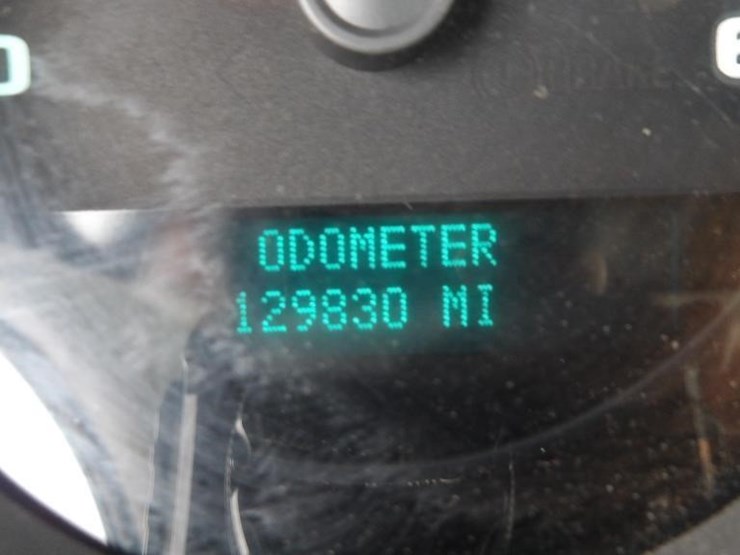 2011-chevrolet-silverado-2500-image-17