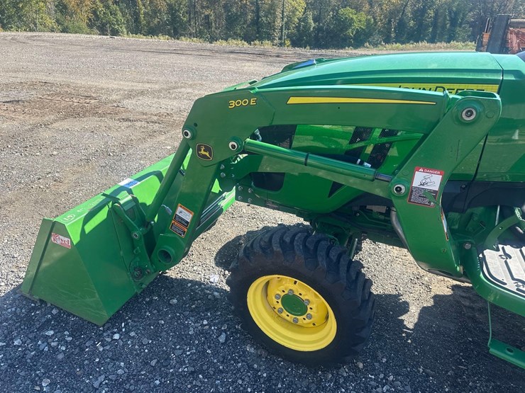 2022-john-deere-3043d-image-14