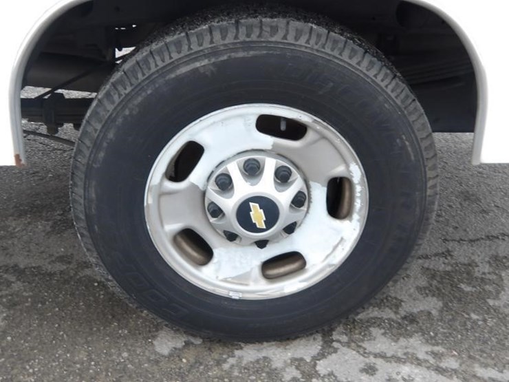 2011-chevrolet-silverado-2500-image-6