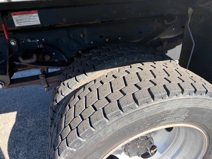 2016-ford-f550-image-8