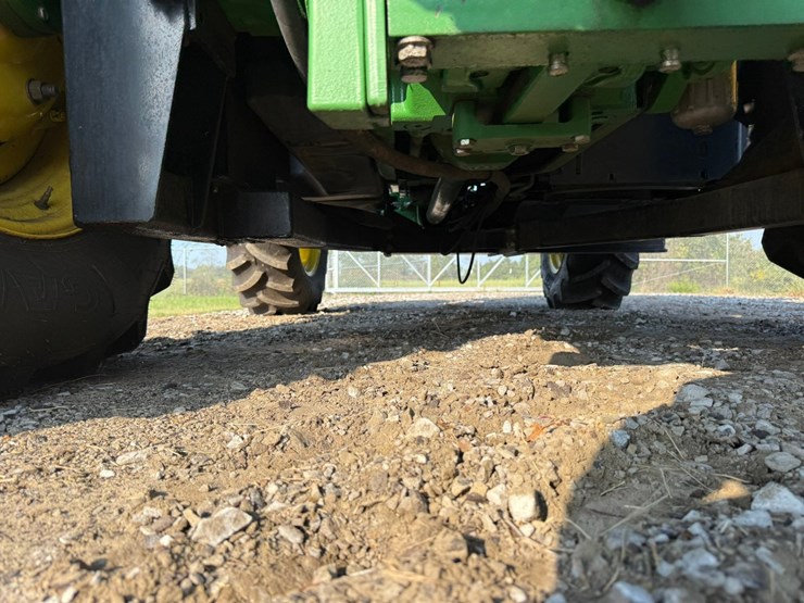 2017-john-deere-6110m-image-30
