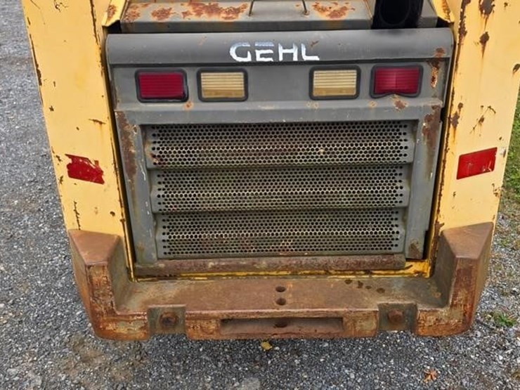 2003-gehl-5635sxt-ii-image-19