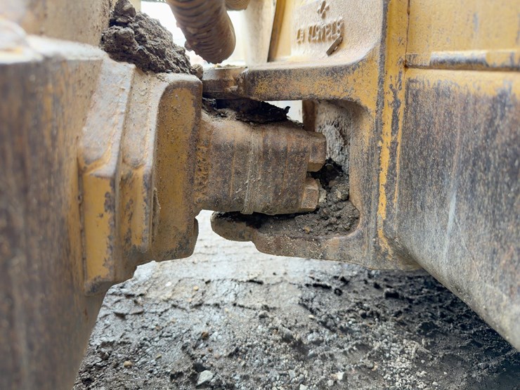 2000-caterpillar-d5c-lgp-image-13