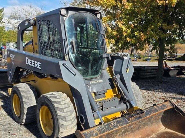 2015-deere-326e-image-7