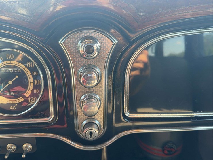 1932-cadillac-v-16-fleetwood-image-112