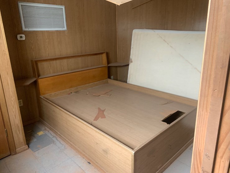 54’-l-x-12’5”-w-x-11’-h-skidded-crew-house-image-8
