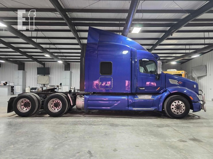 2019-peterbilt-579-image-6