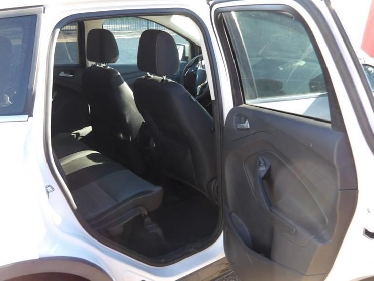 2015-ford-escape-image-12