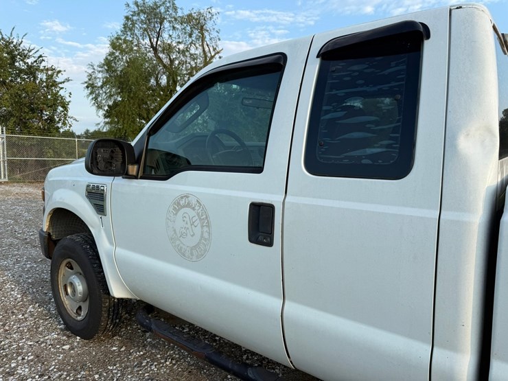 2008-ford-f250-image-26