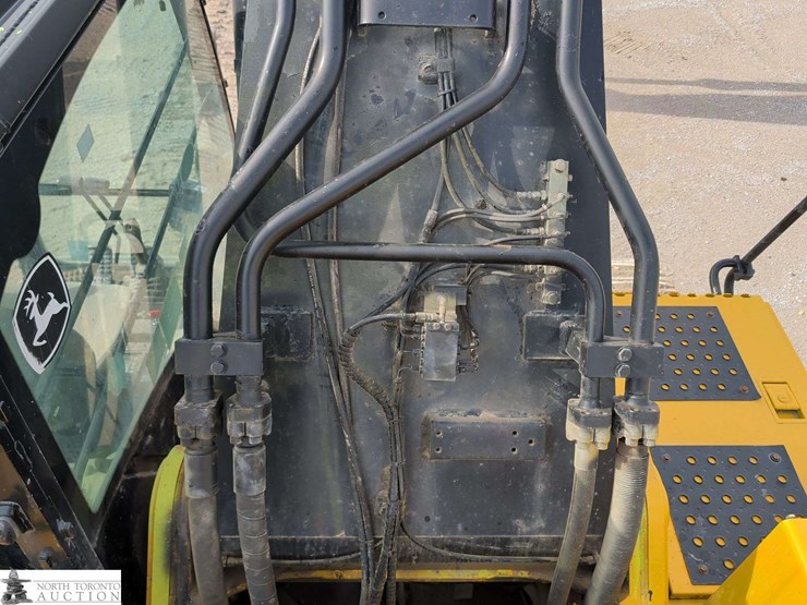 2010-john-deere-450-image-56