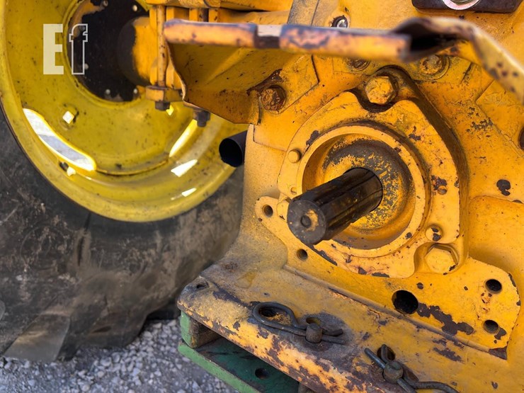 2021-john-deere-301a-image-7