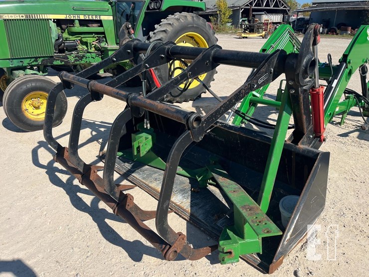 buhler-595-loader-&-bucket-image-2