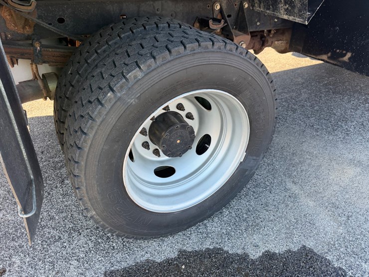 2016-ford-f550-image-13