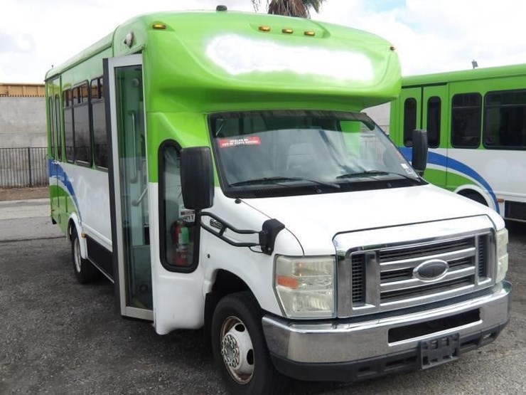 2016-ford-e450-image-2