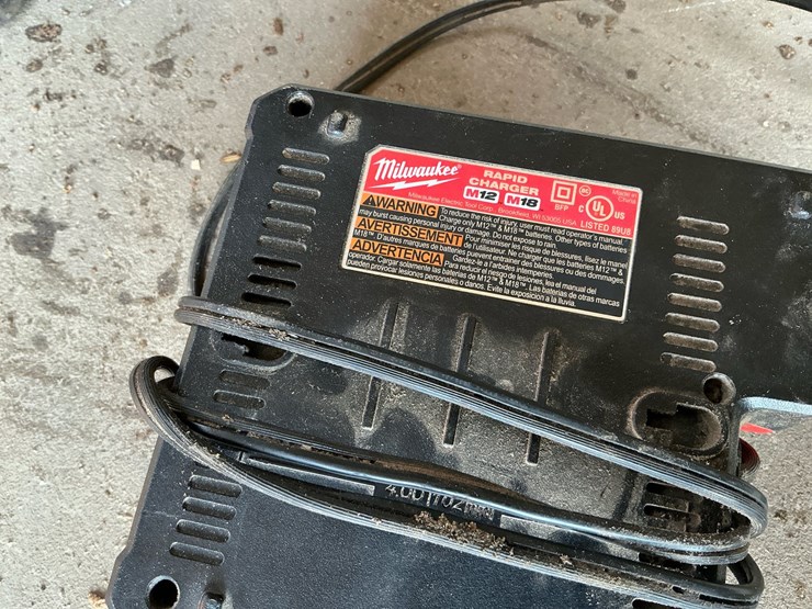 #108-•-milwaukee-m18-cordless-tool-lot:-2706-20-hammer-drill,-2646-20-grease-gun,-48-59-1808-rapid-charger-&-batteries-image-18