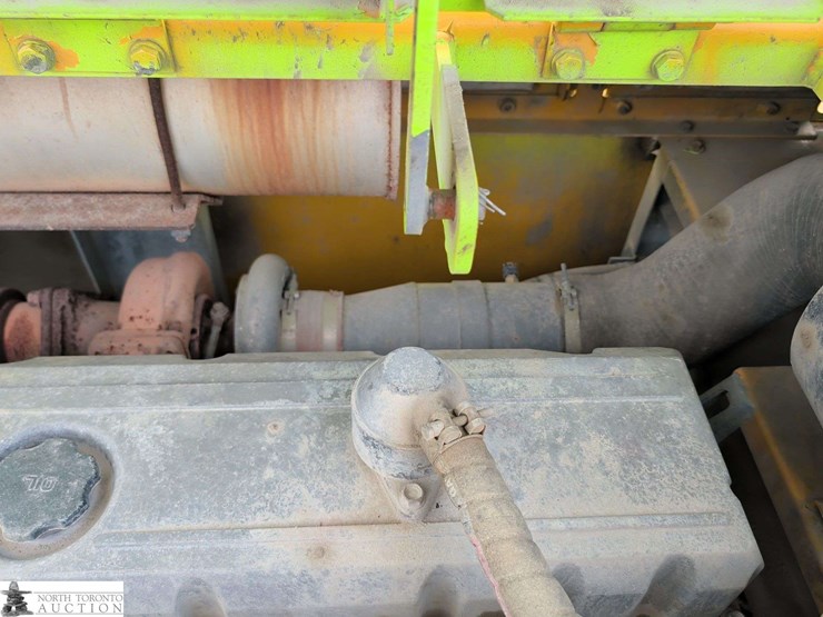 2010-john-deere-450-image-69