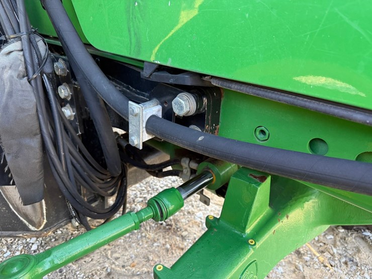 2017-john-deere-6110m-image-44