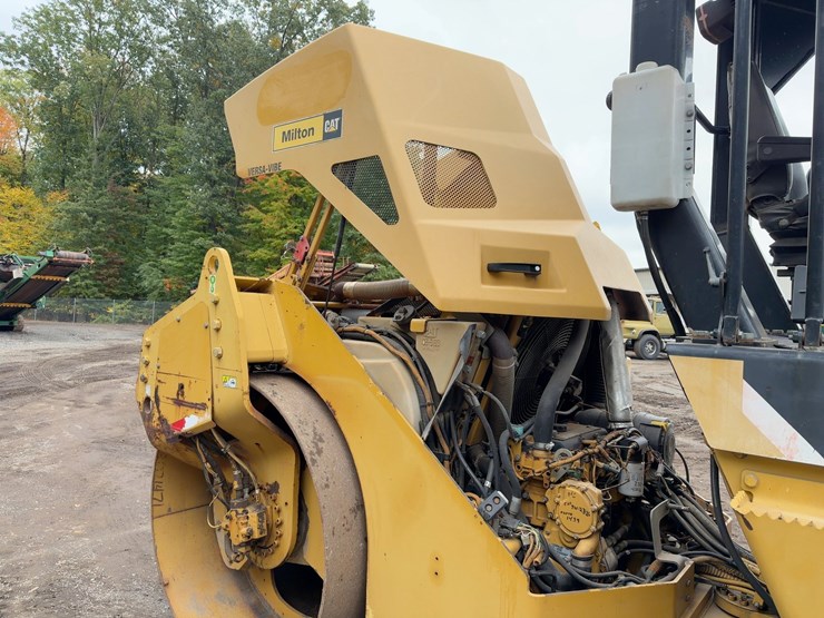 2008-caterpillar-cb-534dxw-image-15