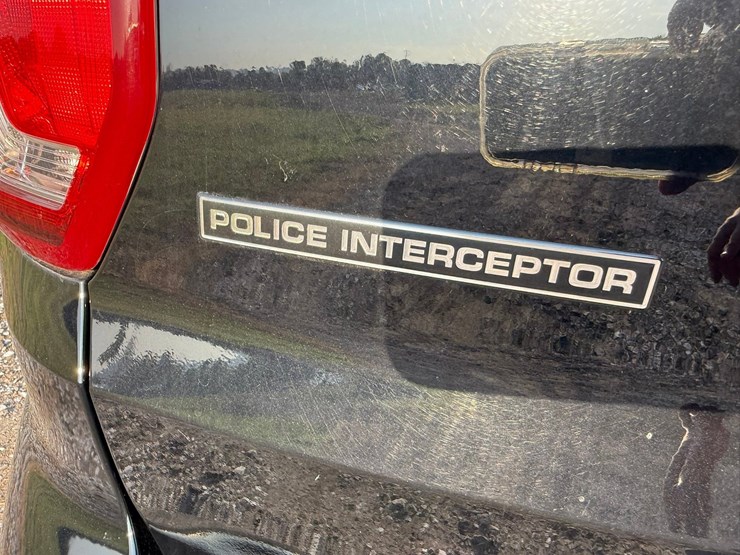 2018-ford-explorer-image-23